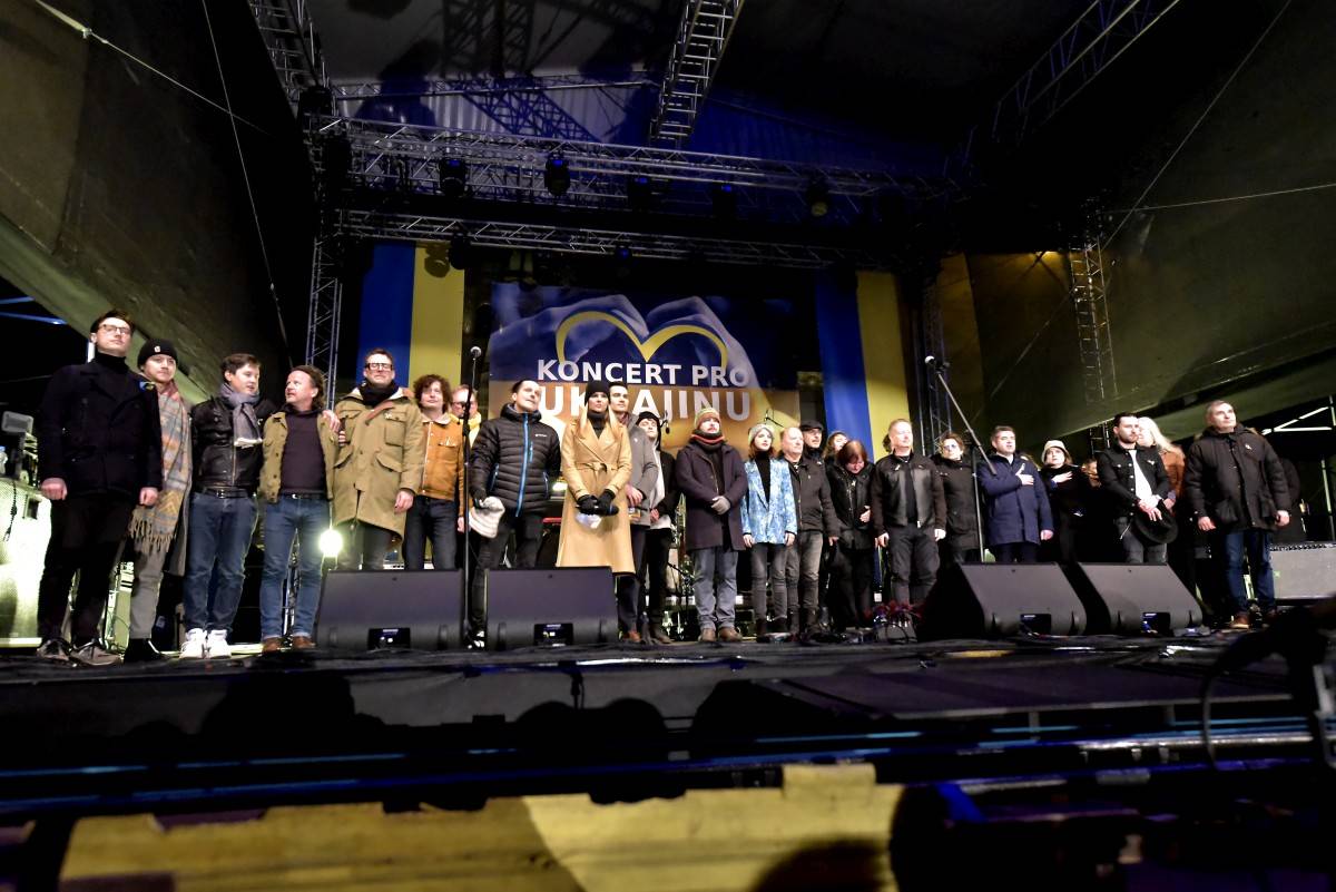 Václavské náměstí myslelo na Ukrajinu, vystoupili Mig 21 či Tomáš Klus, dorazil i Chris Jagger