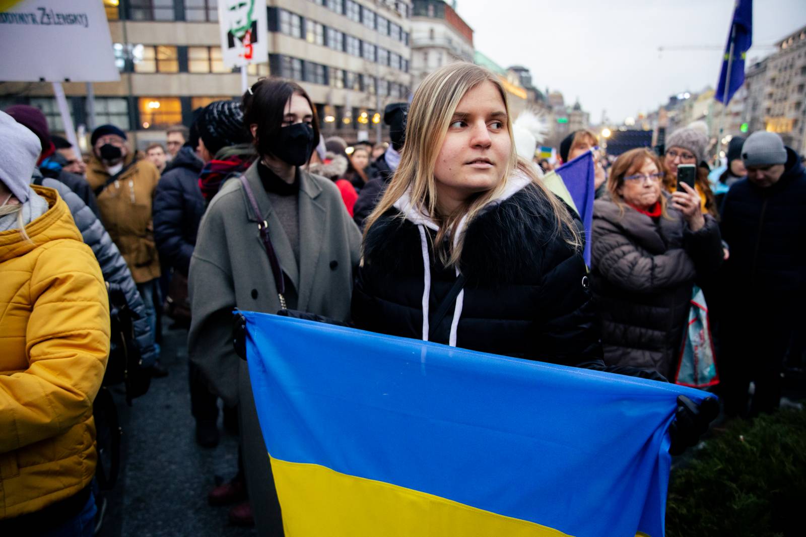 Václavské náměstí se opět zaplnilo, promluvil ukrajinský prezident