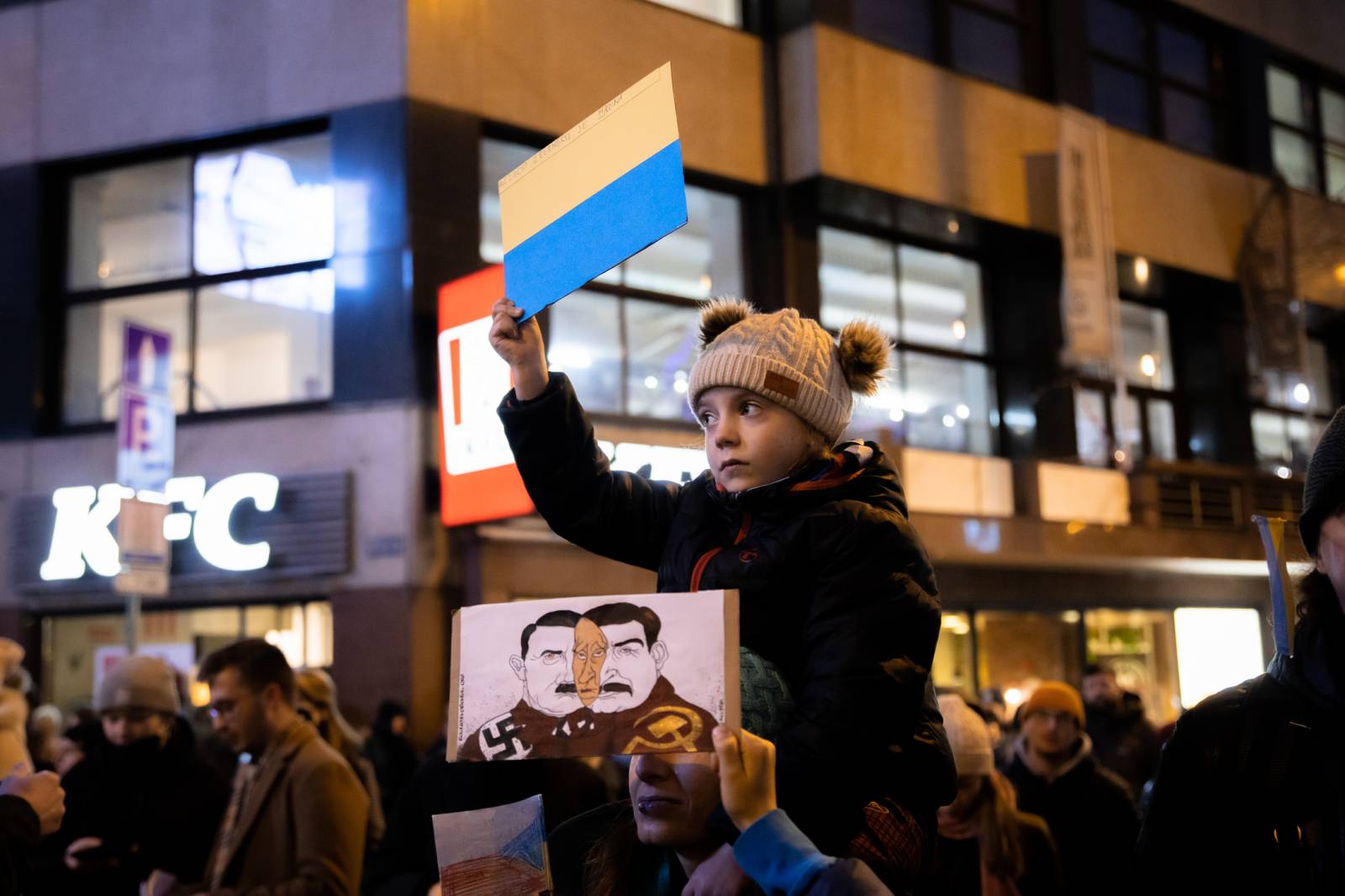 Václavské náměstí se opět zaplnilo, promluvil ukrajinský prezident