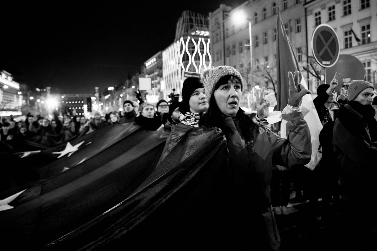 Václavské náměstí se opět zaplnilo, promluvil ukrajinský prezident