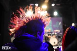 Litry piva ve vzduchu a pogo, které neznalo mezí. To byla Oi! punk noc s Perkele