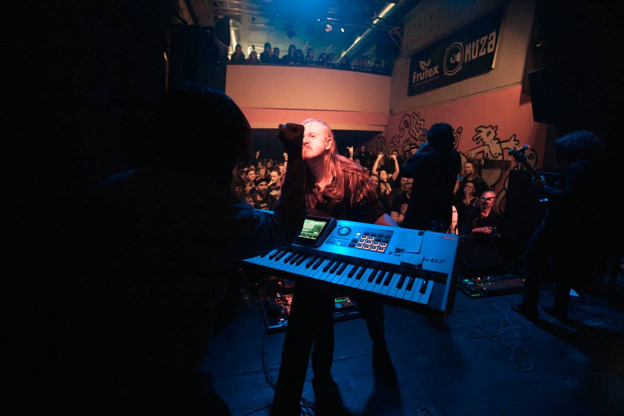 Hentai Corporation předvedli v Plzni pořádnou metalovou jízdu, vystoupili také Čad