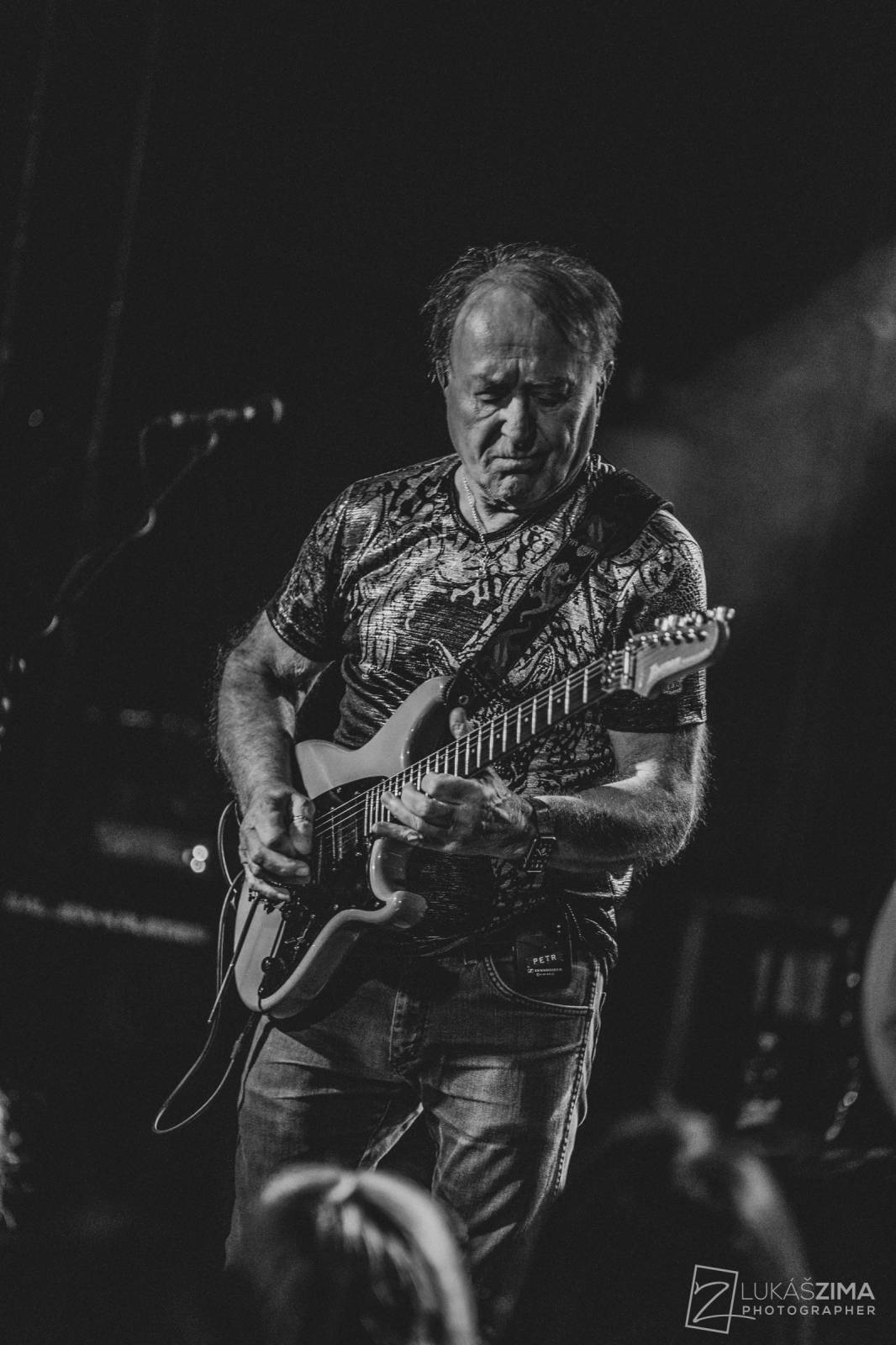 Olympic zaplnil pražský Distrikt7, zazněly hity i písně z aktuální desky