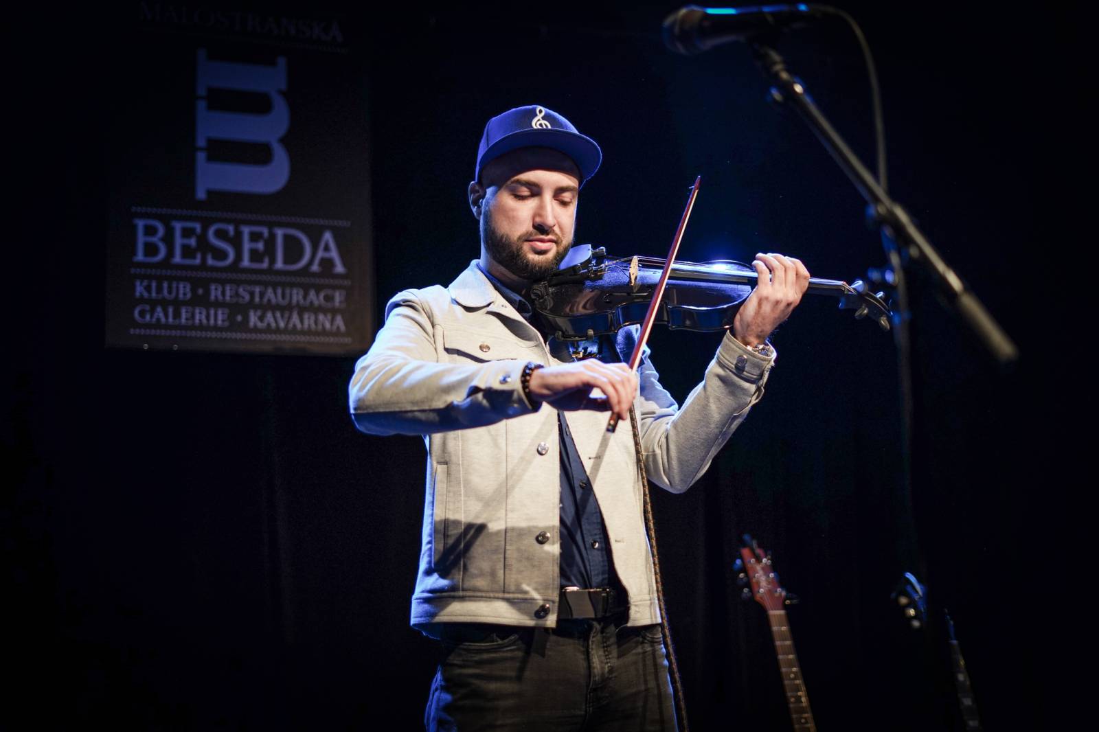 Elias & The Shepherds roztančili Malostranskou besedu