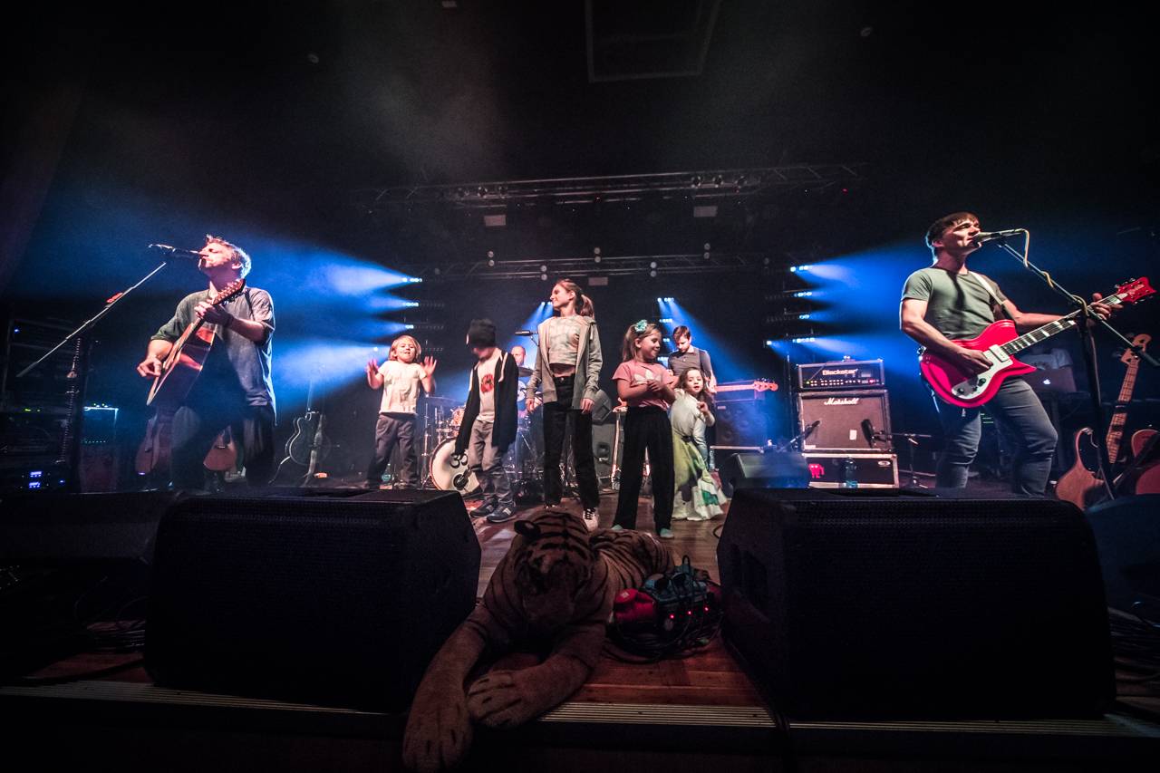 Tomáš Klus prozradil Plzni svá tajemství, předskakoval mu Jan Jelen Band