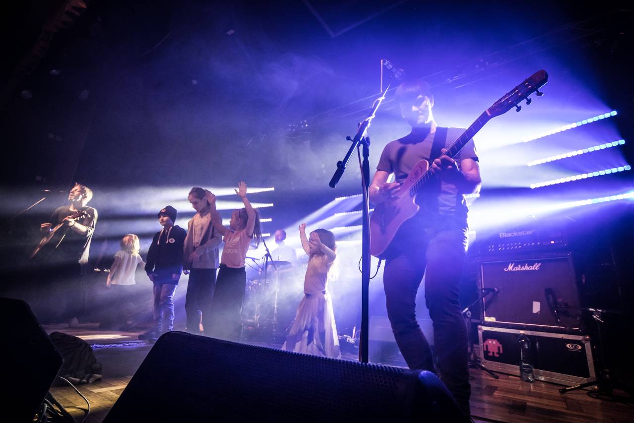 Tomáš Klus prozradil Plzni svá tajemství, předskakoval mu Jan Jelen Band