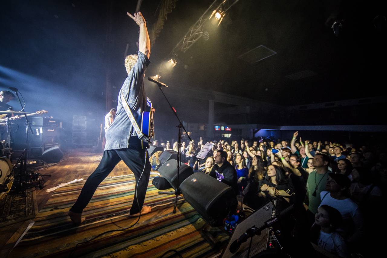 Tomáš Klus prozradil Plzni svá tajemství, předskakoval mu Jan Jelen Band