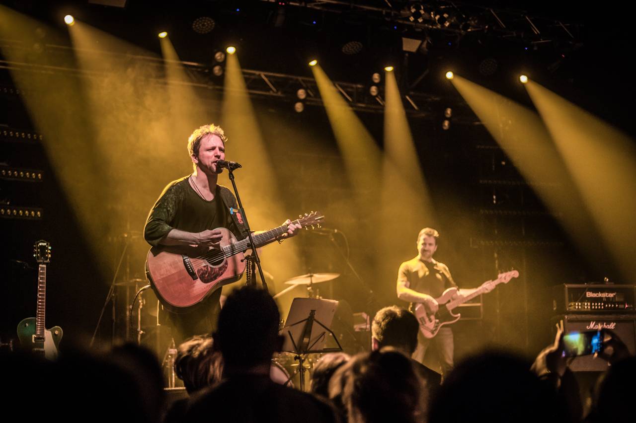 Tomáš Klus prozradil Plzni svá tajemství, předskakoval mu Jan Jelen Band