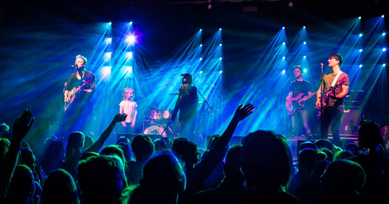 Tomáš Klus prozradil Plzni svá tajemství, předskakoval mu Jan Jelen Band