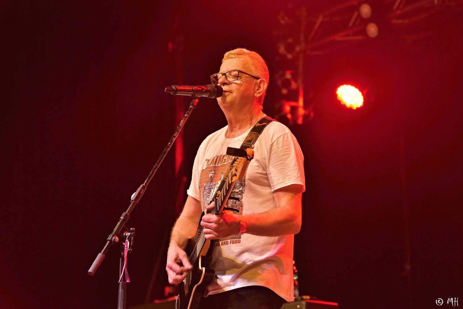 Konec streamů, zase se hraje živě. Mňága a Žďorp přivezla do Plzně skvělou energii