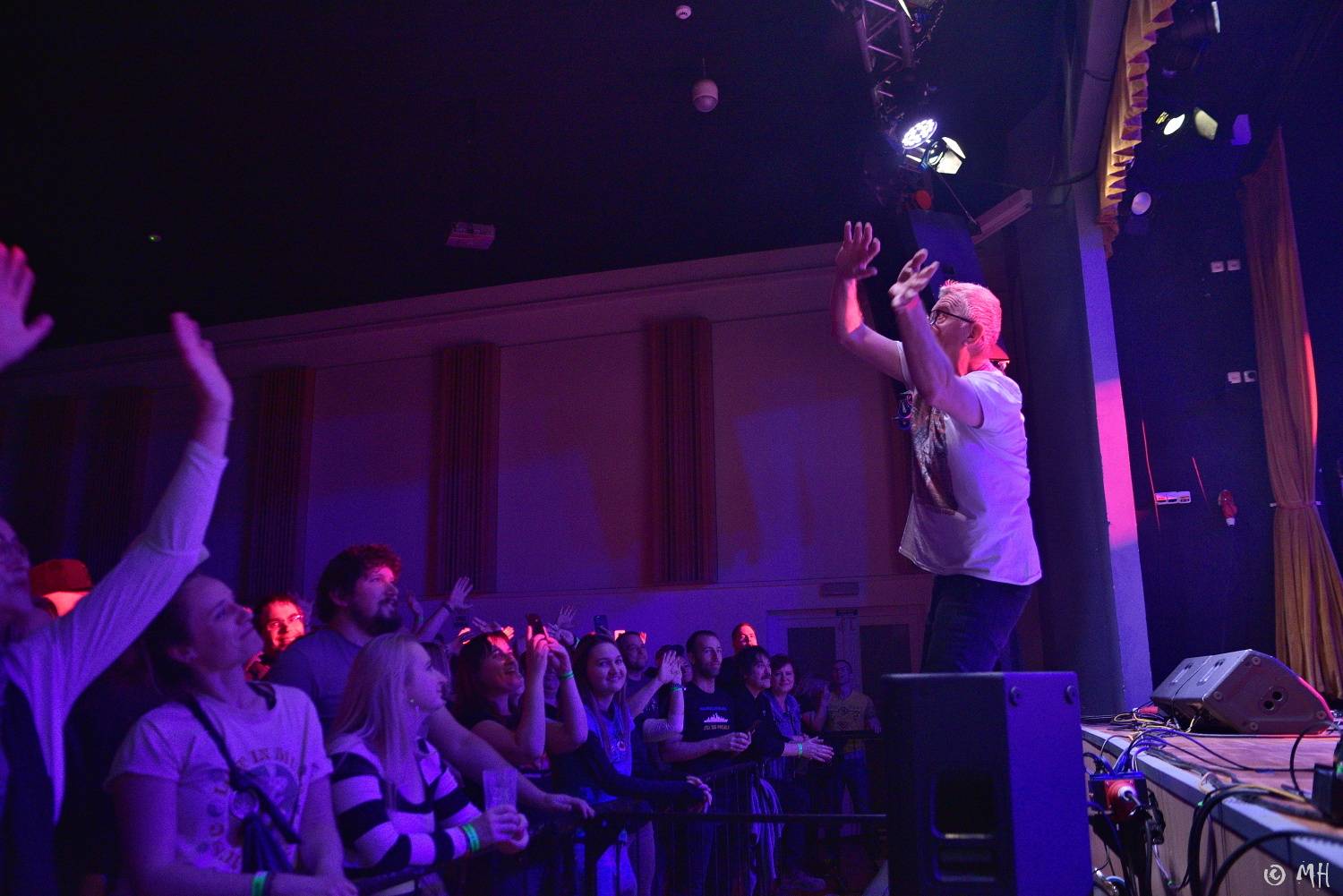 Konec streamů, zase se hraje živě. Mňága a Žďorp přivezla do Plzně skvělou energii