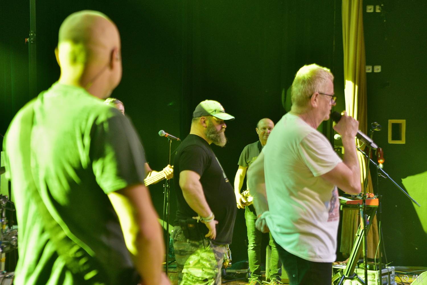 Konec streamů, zase se hraje živě. Mňága a Žďorp přivezla do Plzně skvělou energii