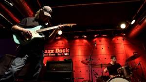 Kytarové mistrovství Scotta Hendersona ohromilo pražský Jazz Dock