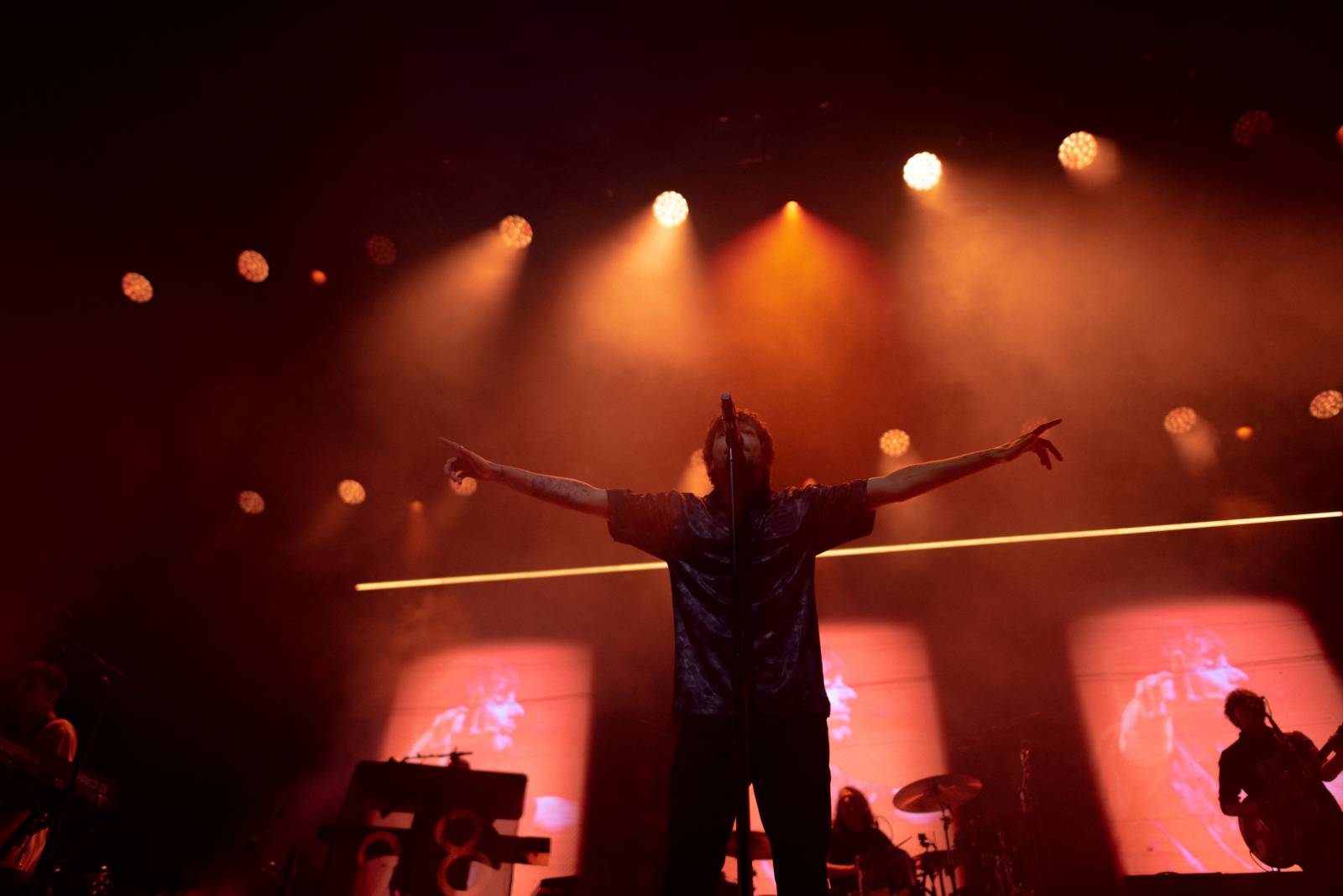 Do Prahy dorazil Louis Tomlinson. Zahrál své největší hity a zavzpomínal také na One Direction