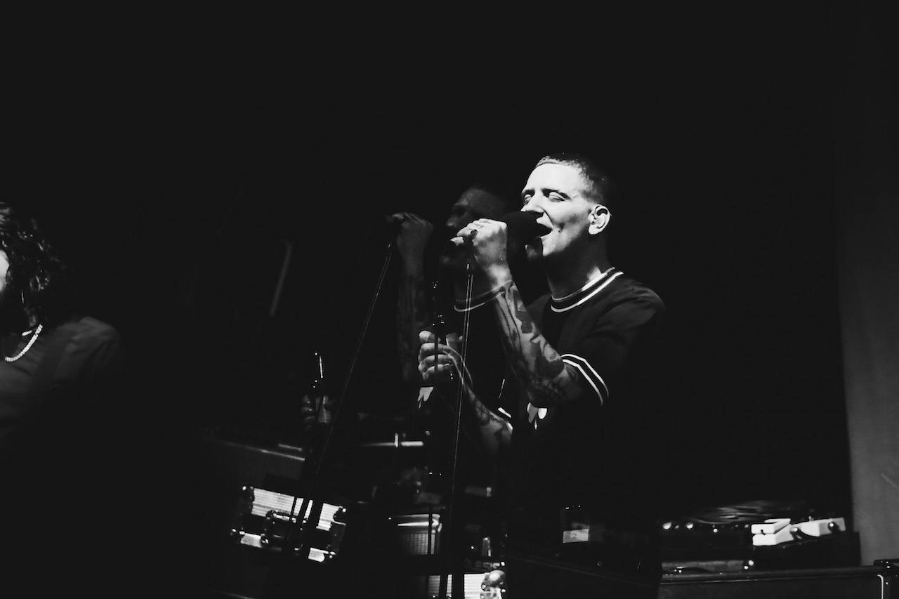 Nothing But Thieves podruhé odpálili pražské Roxy