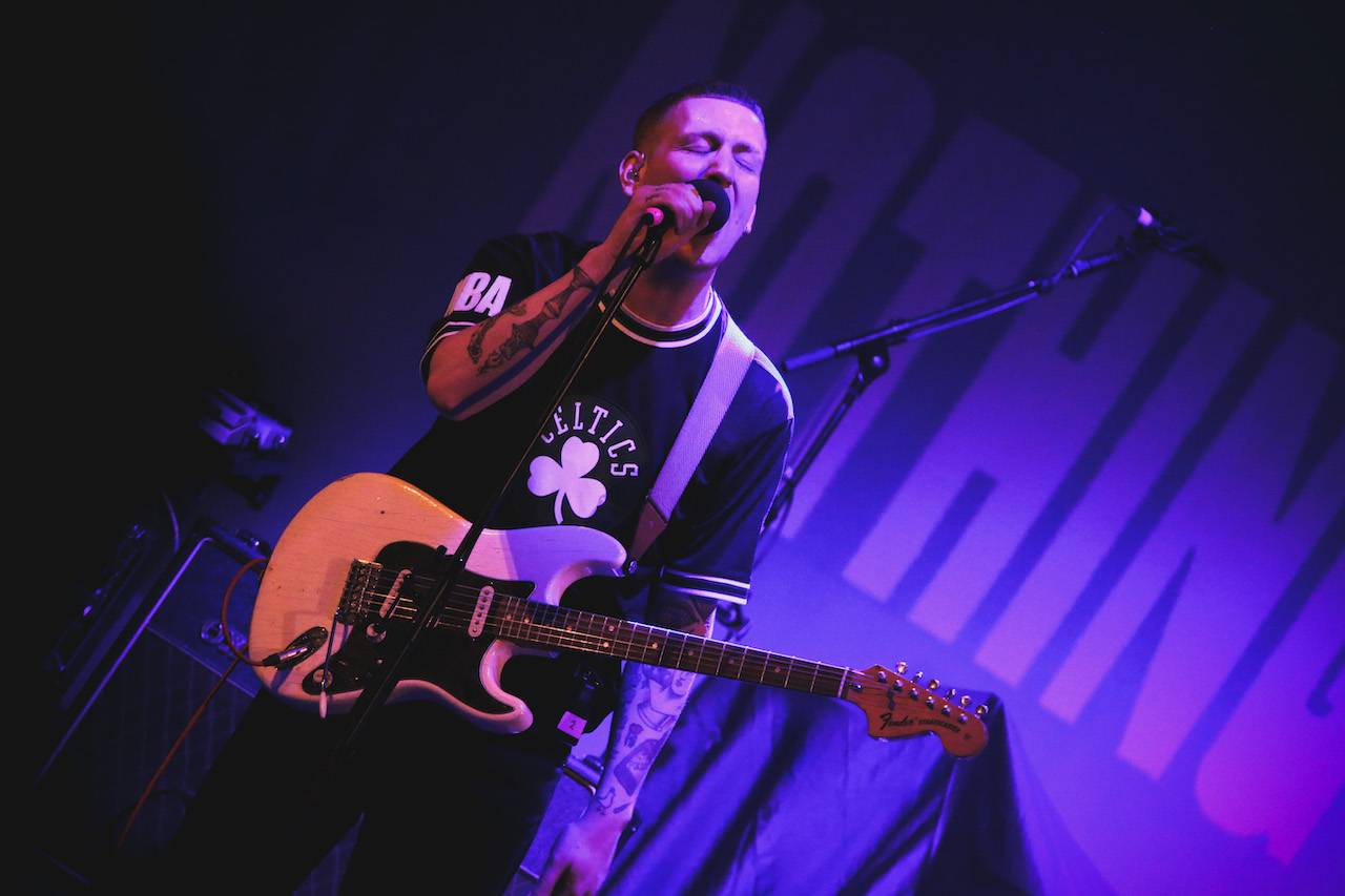 Nothing But Thieves podruhé odpálili pražské Roxy