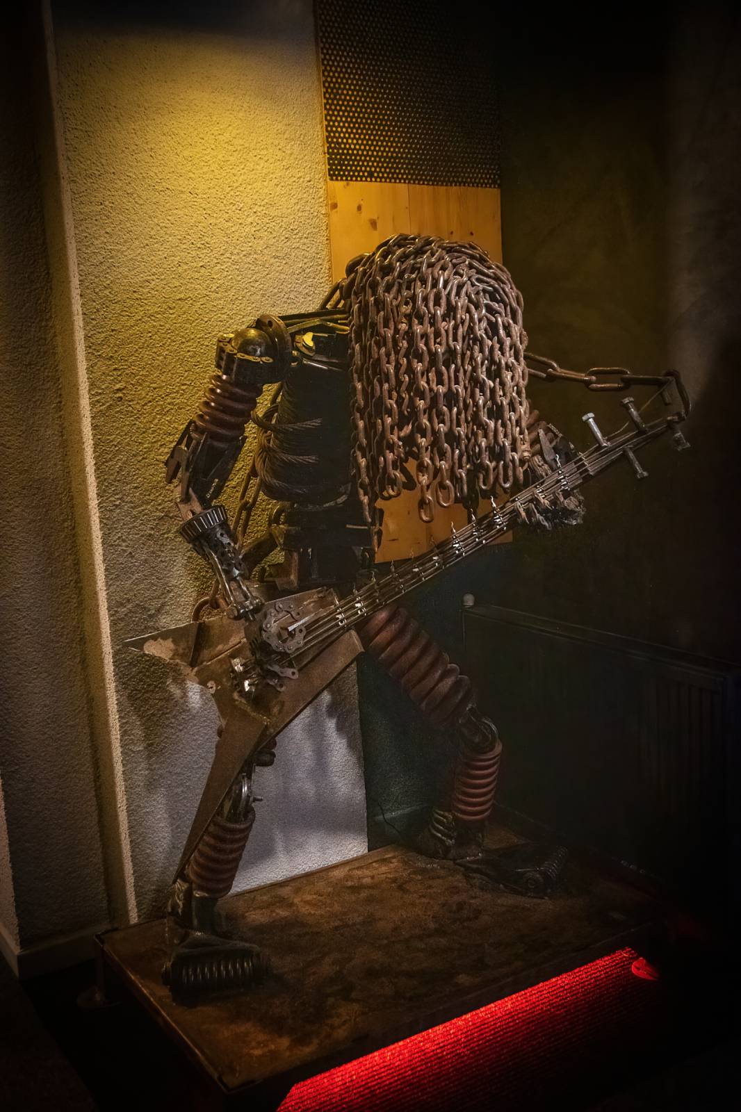 UDG se po více než dvou letech vrátili do klubů, s Robin Moodem odstartovali v Chrudimi své Přístav tour