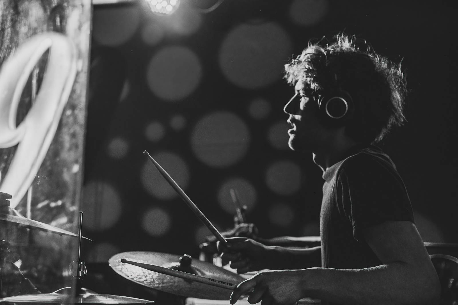 UDG se po více než dvou letech vrátili do klubů, s Robin Moodem odstartovali v Chrudimi své Přístav tour