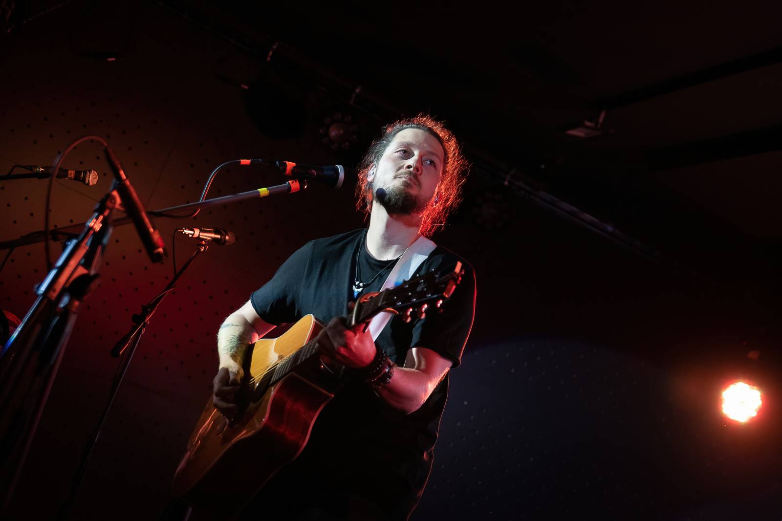 UDG se po více než dvou letech vrátili do klubů, s Robin Moodem odstartovali v Chrudimi své Přístav tour