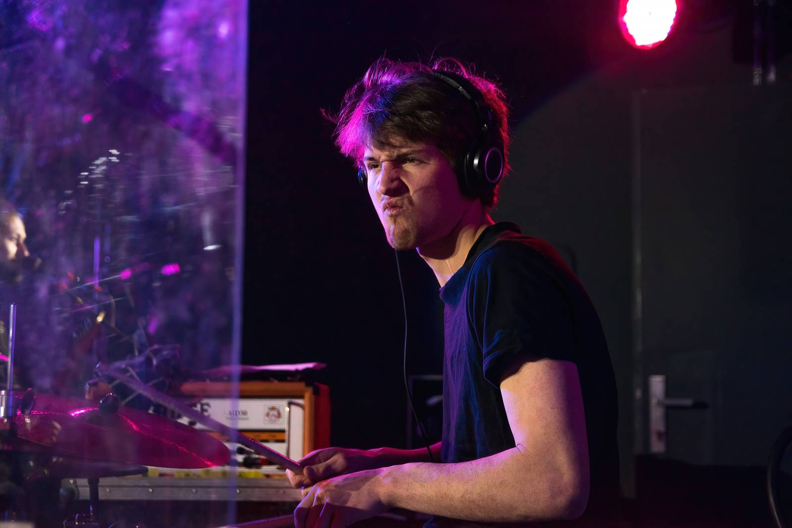 UDG se po více než dvou letech vrátili do klubů, s Robin Moodem odstartovali v Chrudimi své Přístav tour