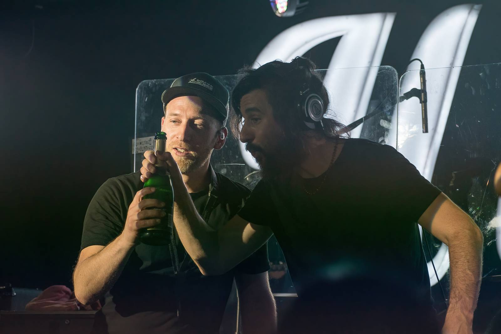 UDG se po více než dvou letech vrátili do klubů, s Robin Moodem odstartovali v Chrudimi své Přístav tour