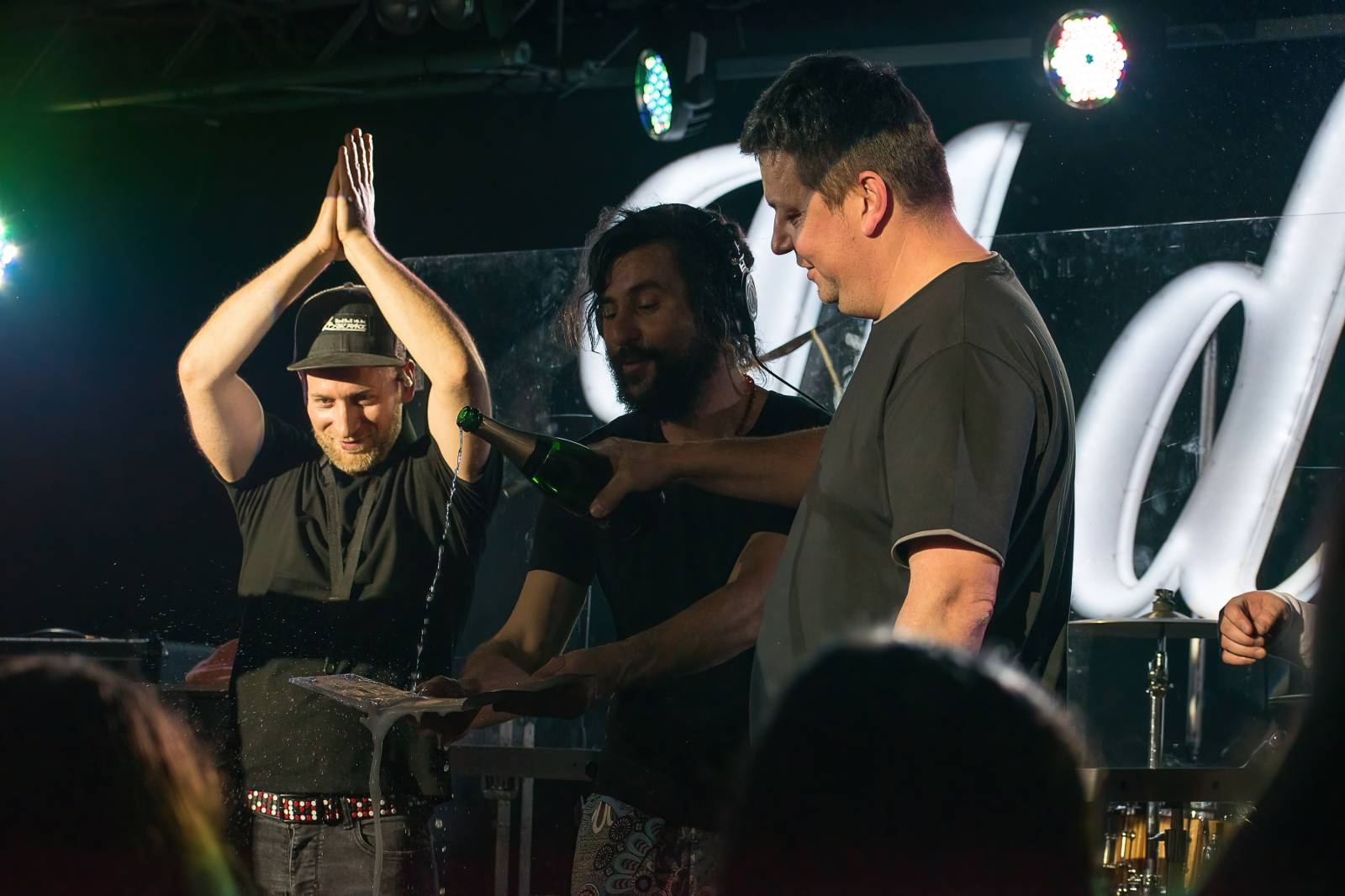 UDG se po více než dvou letech vrátili do klubů, s Robin Moodem odstartovali v Chrudimi své Přístav tour