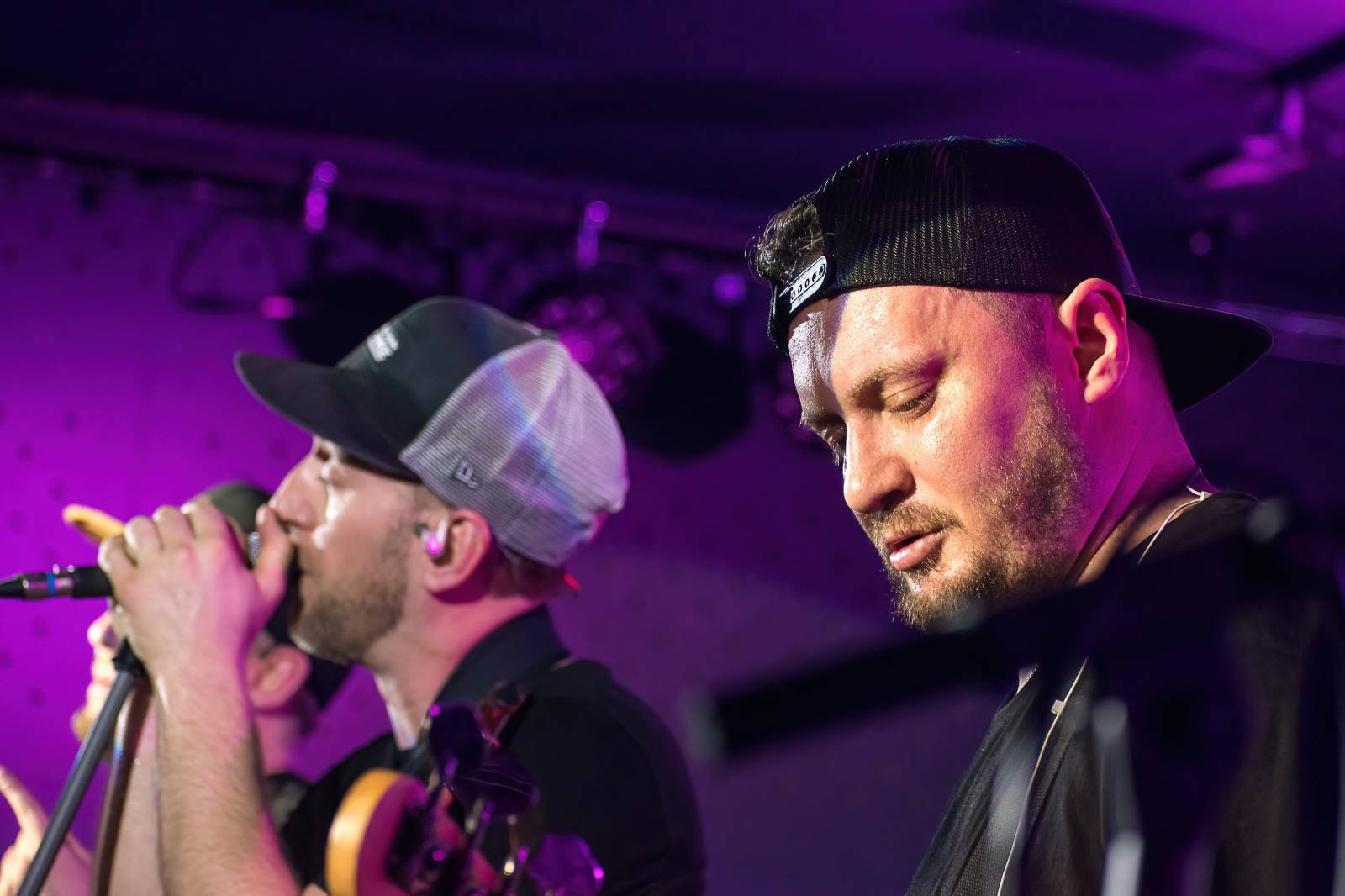 UDG se po více než dvou letech vrátili do klubů, s Robin Moodem odstartovali v Chrudimi své Přístav tour