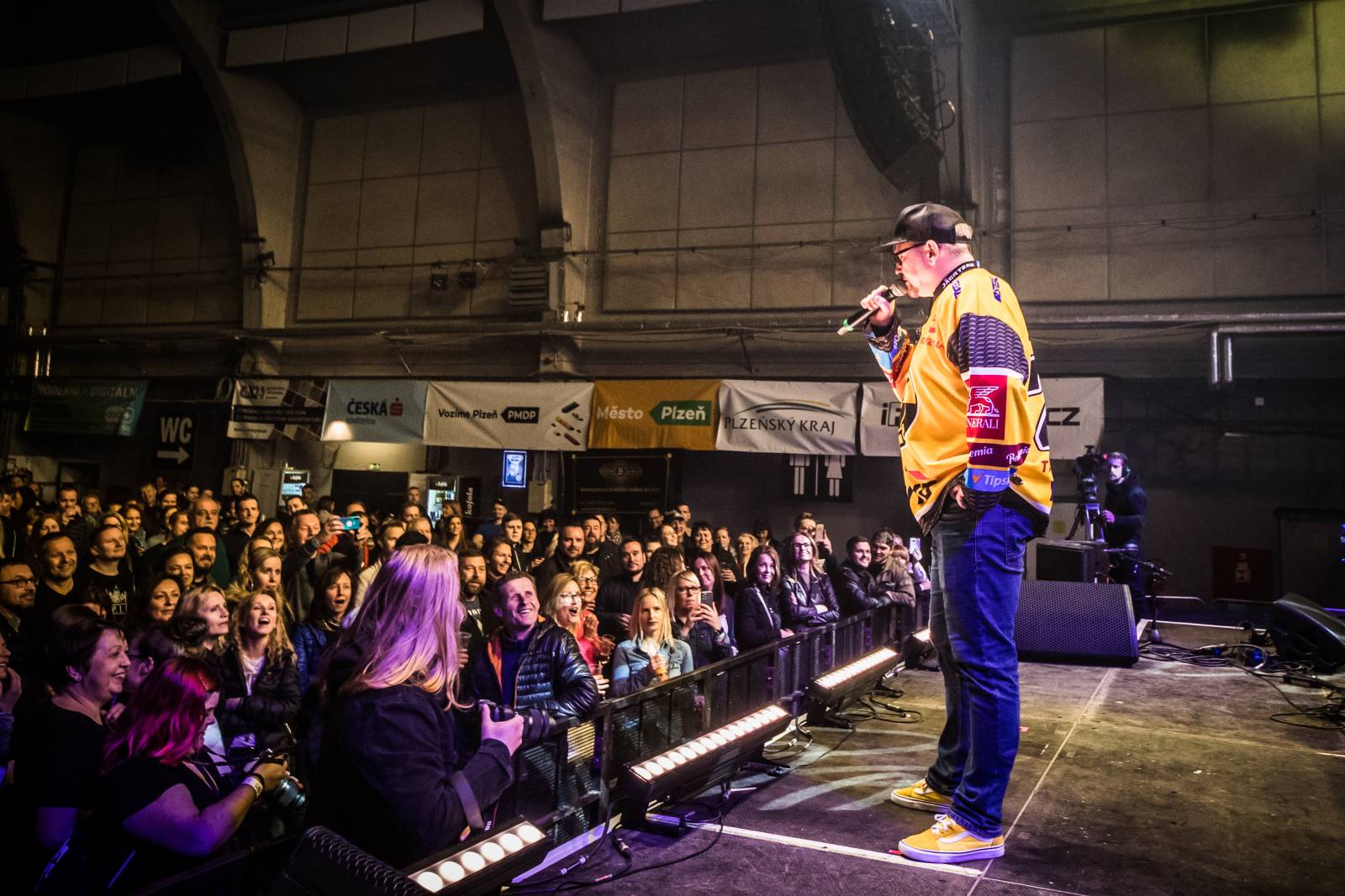 Dojemné vzpomínání na Mira Žbirku a Davida Stypku i polibek Matěje Rupperta s Xavierem Baumaxou. Takový byl 30. ročník Žebříku