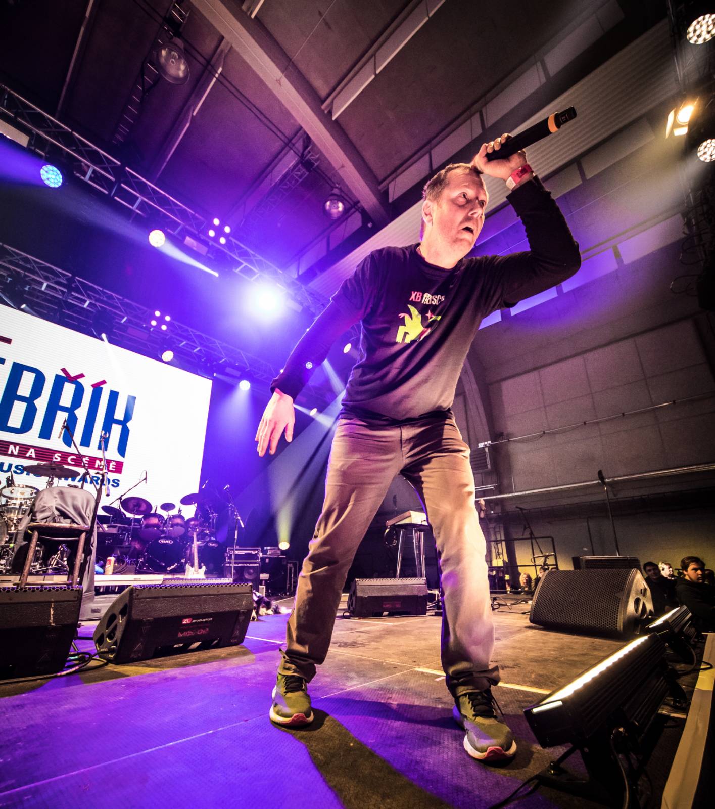 Dojemné vzpomínání na Mira Žbirku a Davida Stypku i polibek Matěje Rupperta s Xavierem Baumaxou. Takový byl 30. ročník Žebříku