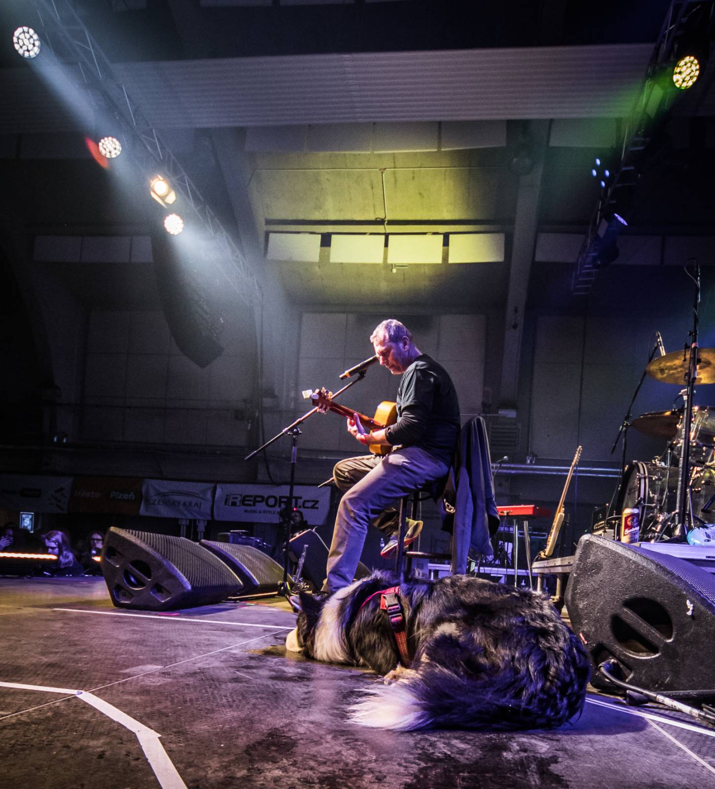 Dojemné vzpomínání na Mira Žbirku a Davida Stypku i polibek Matěje Rupperta s Xavierem Baumaxou. Takový byl 30. ročník Žebříku