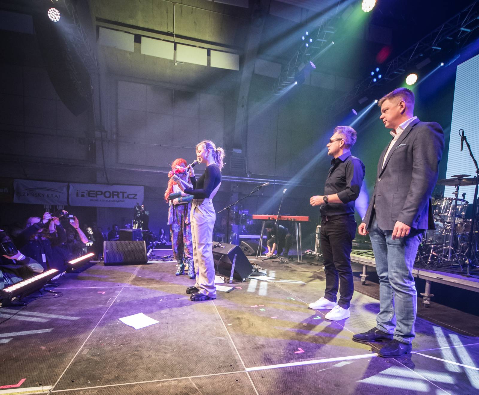 Dojemné vzpomínání na Mira Žbirku a Davida Stypku i polibek Matěje Rupperta s Xavierem Baumaxou. Takový byl 30. ročník Žebříku