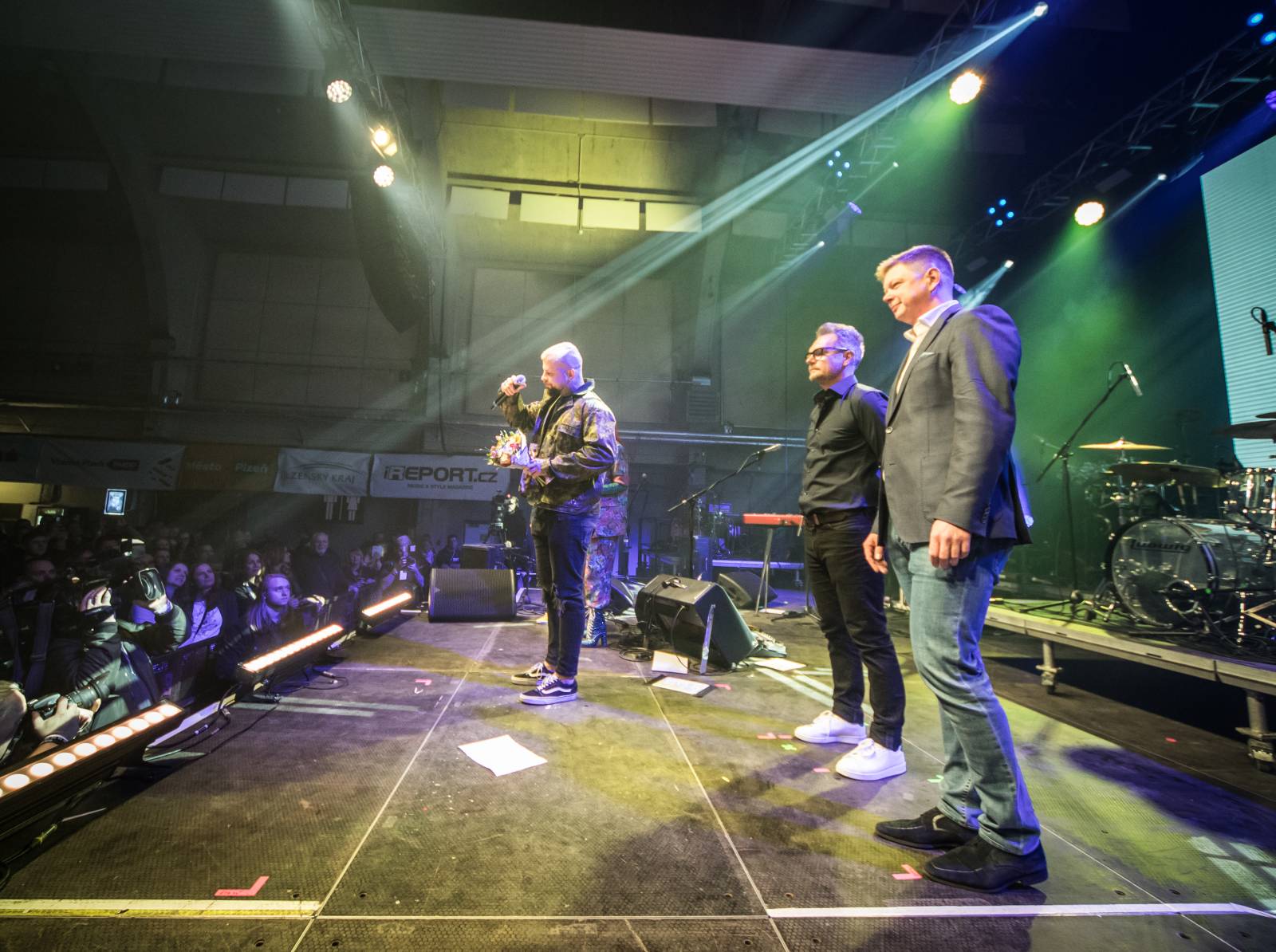 Dojemné vzpomínání na Mira Žbirku a Davida Stypku i polibek Matěje Rupperta s Xavierem Baumaxou. Takový byl 30. ročník Žebříku