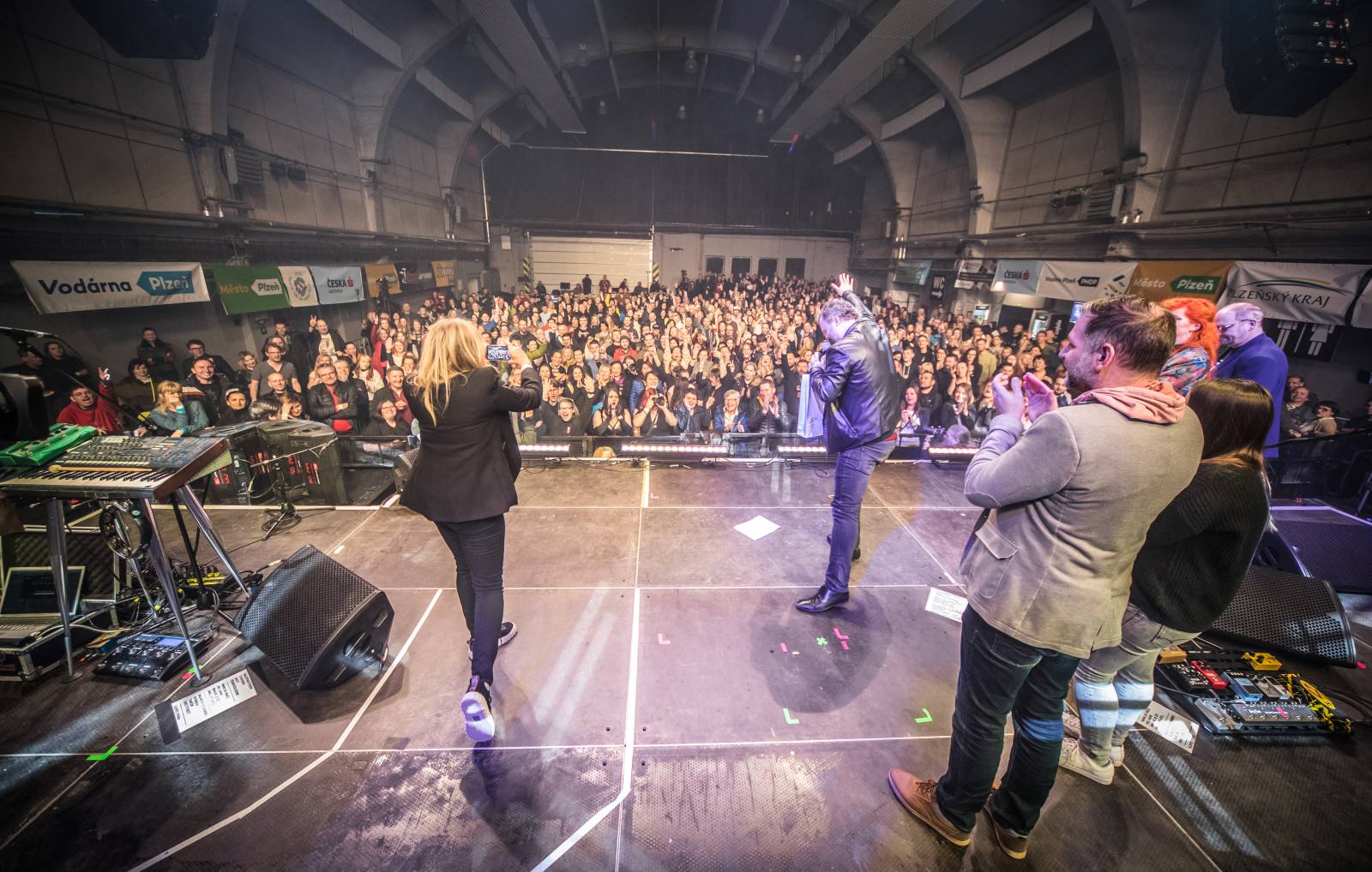 Dojemné vzpomínání na Mira Žbirku a Davida Stypku i polibek Matěje Rupperta s Xavierem Baumaxou. Takový byl 30. ročník Žebříku