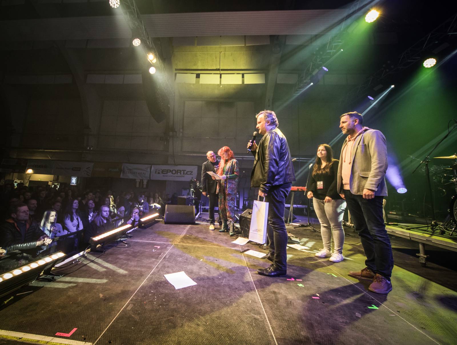 Dojemné vzpomínání na Mira Žbirku a Davida Stypku i polibek Matěje Rupperta s Xavierem Baumaxou. Takový byl 30. ročník Žebříku