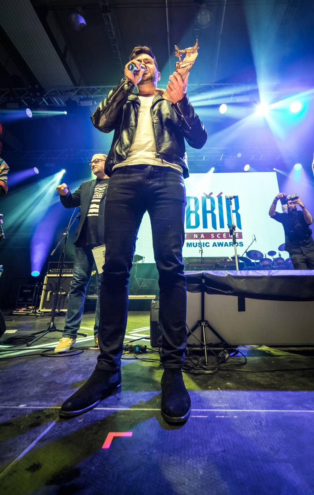 Dojemné vzpomínání na Mira Žbirku a Davida Stypku i polibek Matěje Rupperta s Xavierem Baumaxou. Takový byl 30. ročník Žebříku