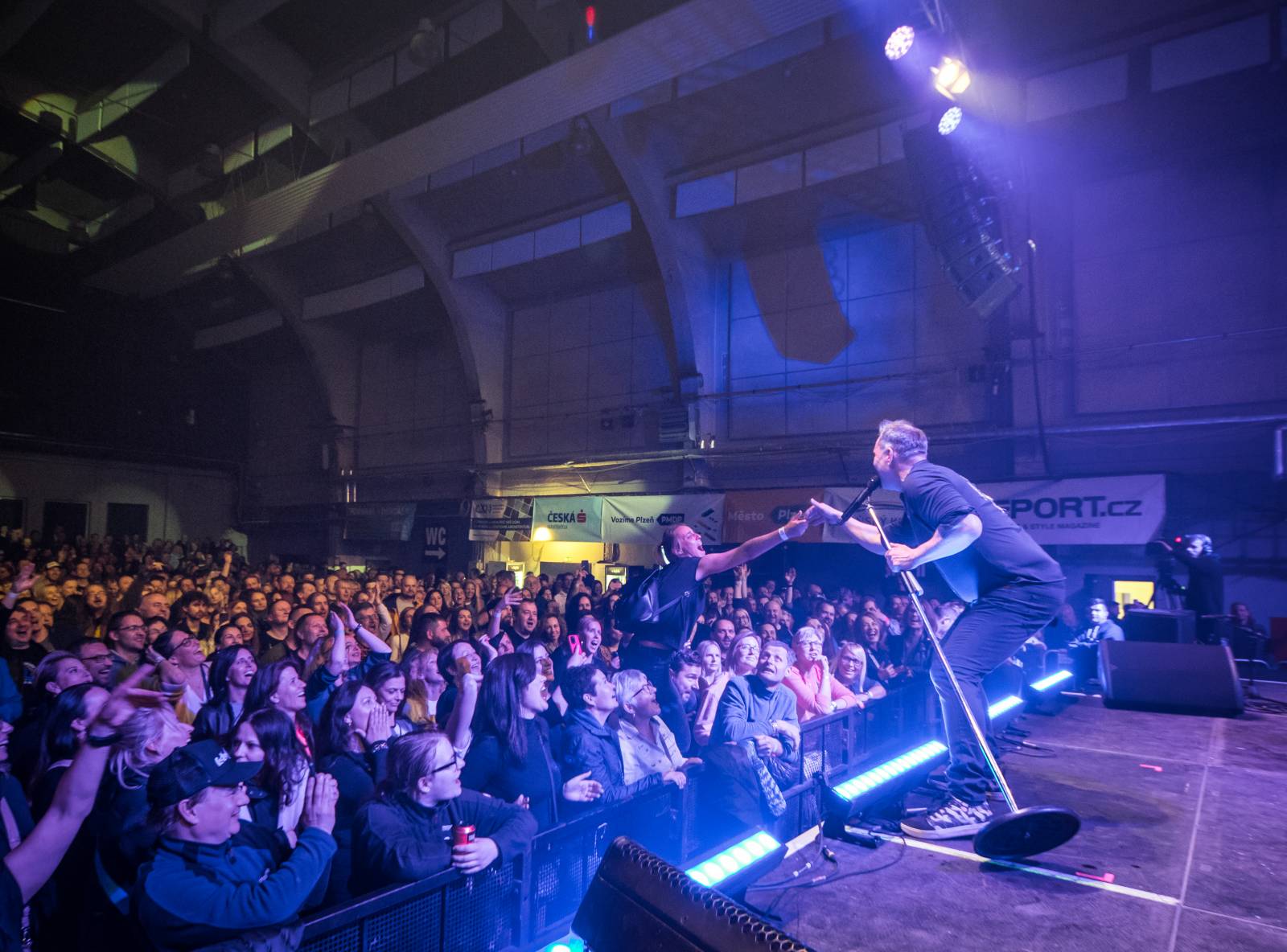 Dojemné vzpomínání na Mira Žbirku a Davida Stypku i polibek Matěje Rupperta s Xavierem Baumaxou. Takový byl 30. ročník Žebříku