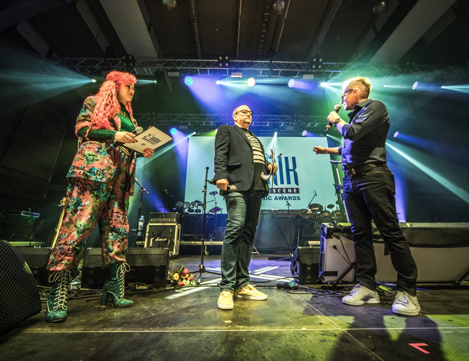 Dojemné vzpomínání na Mira Žbirku a Davida Stypku i polibek Matěje Rupperta s Xavierem Baumaxou. Takový byl 30. ročník Žebříku