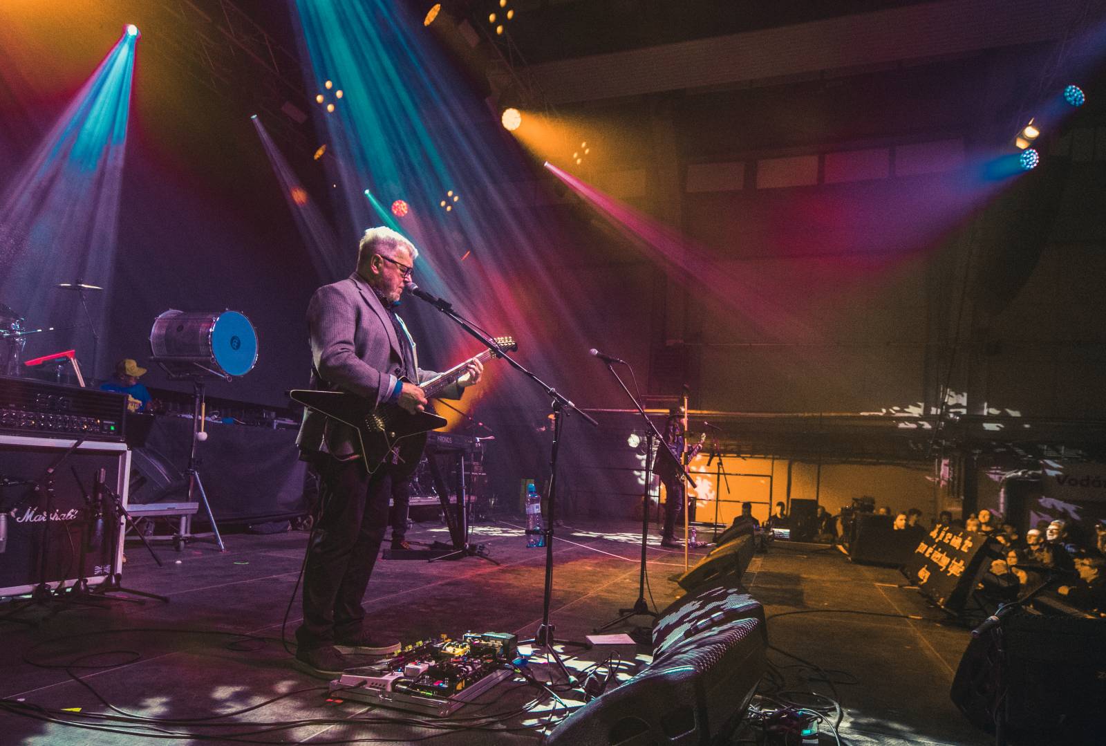 Dojemné vzpomínání na Mira Žbirku a Davida Stypku i polibek Matěje Rupperta s Xavierem Baumaxou. Takový byl 30. ročník Žebříku