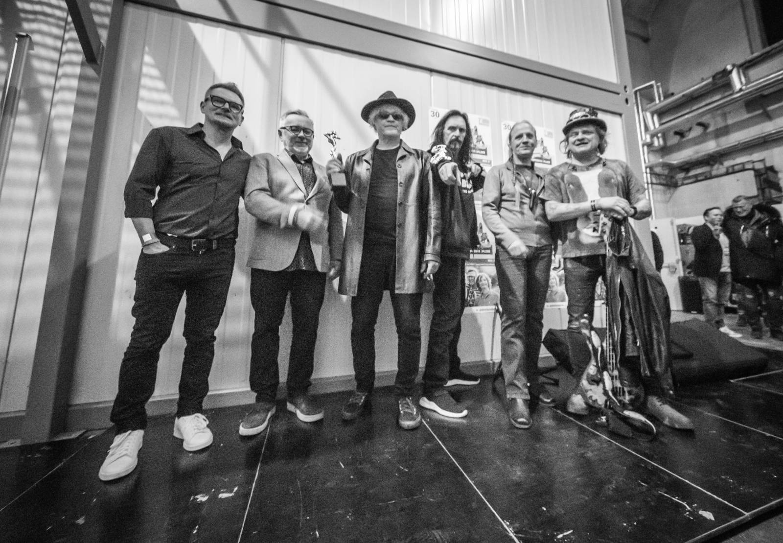 Dojemné vzpomínání na Mira Žbirku a Davida Stypku i polibek Matěje Rupperta s Xavierem Baumaxou. Takový byl 30. ročník Žebříku