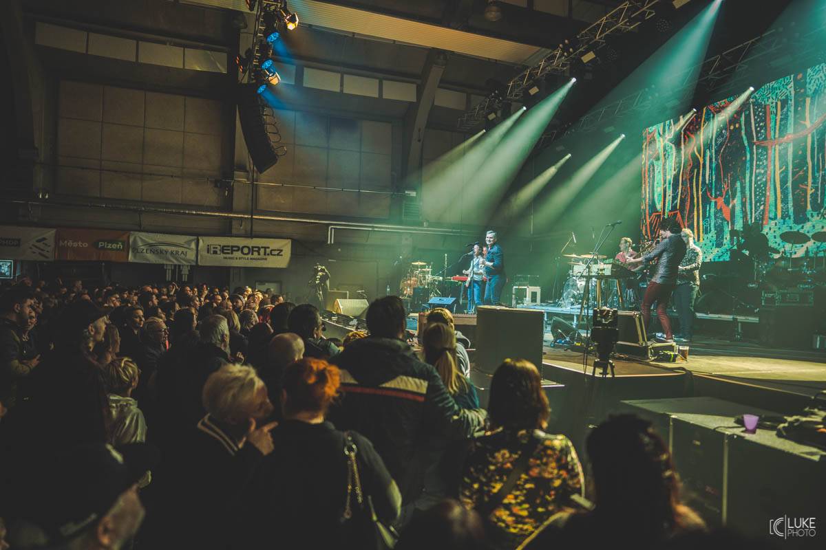 Žebřík přinesl smích i slzy dojetí. Hvězdy byly fanouškům na dosah