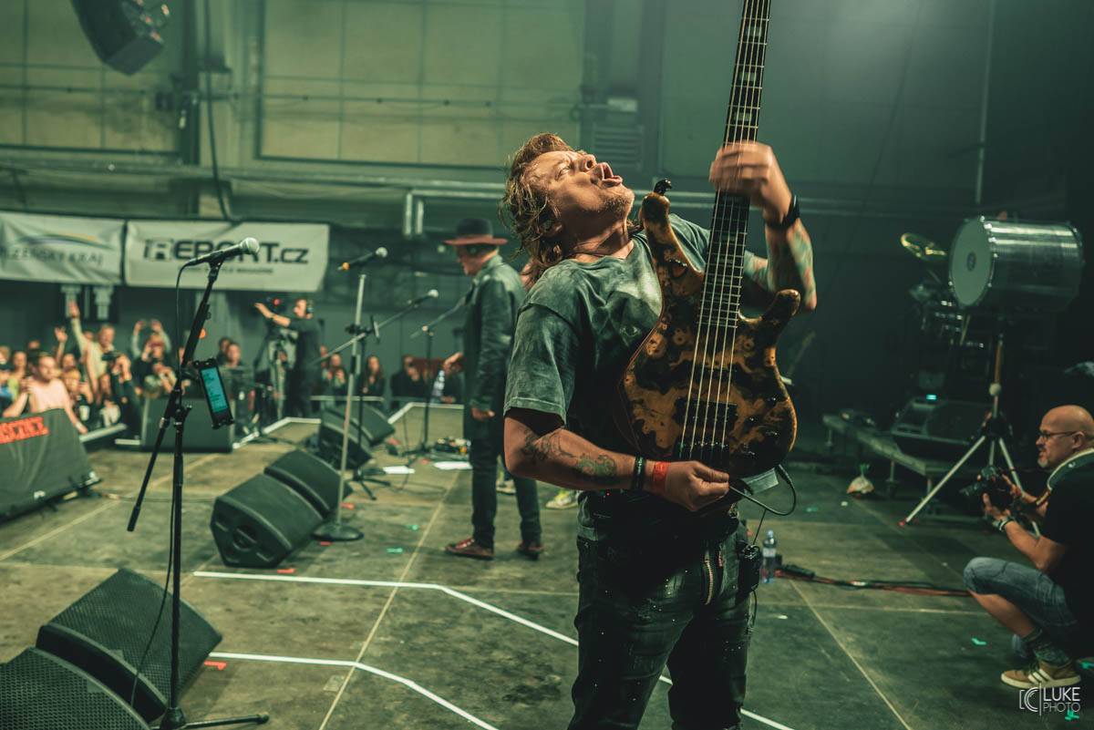 Žebřík přinesl smích i slzy dojetí. Hvězdy byly fanouškům na dosah