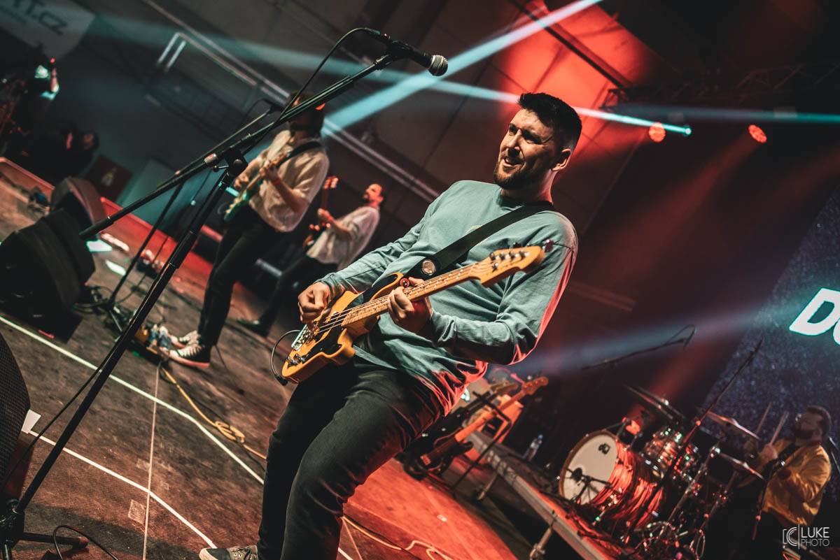 Žebřík přinesl smích i slzy dojetí. Hvězdy byly fanouškům na dosah