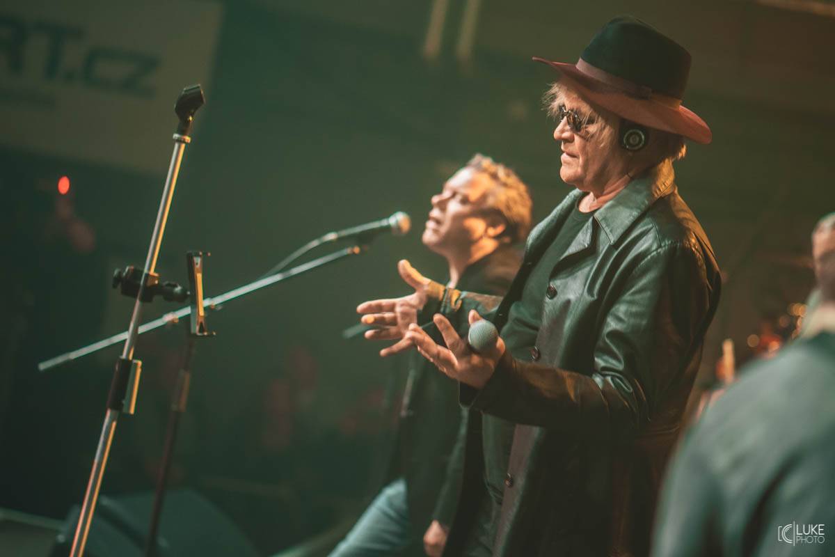 Žebřík přinesl smích i slzy dojetí. Hvězdy byly fanouškům na dosah