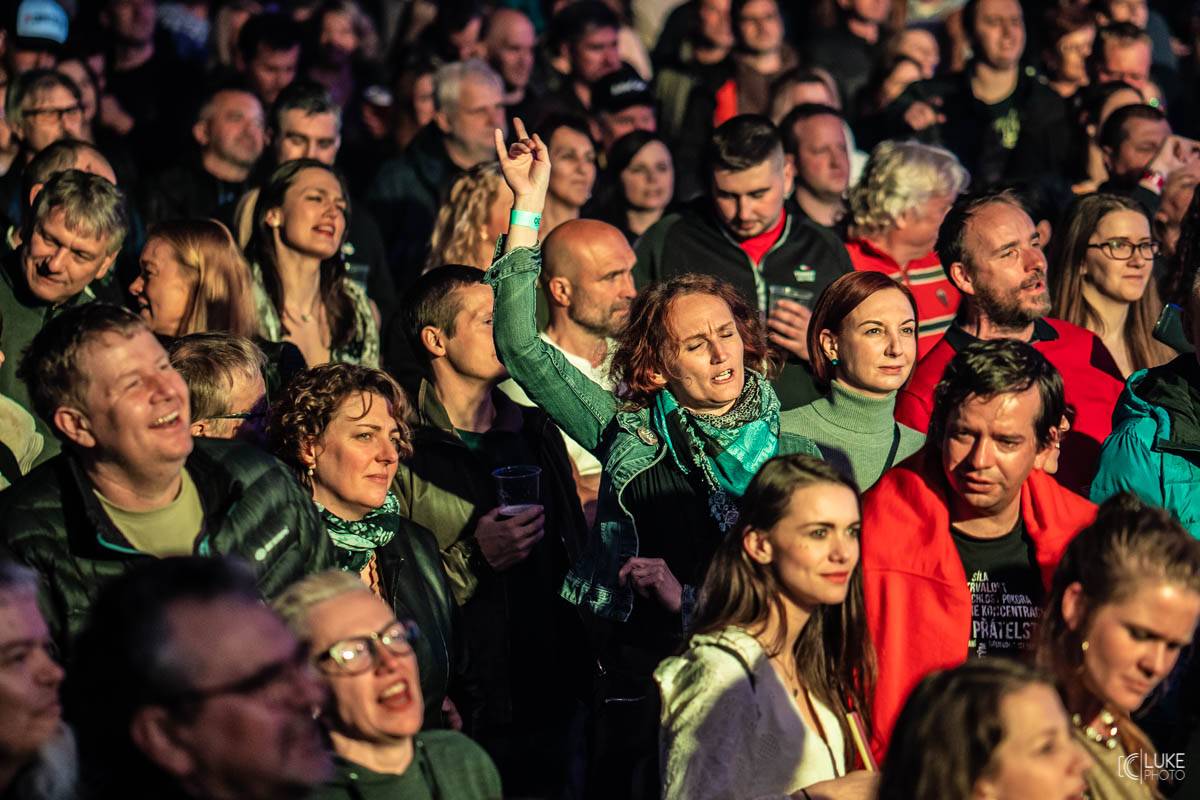 Žebřík přinesl smích i slzy dojetí. Hvězdy byly fanouškům na dosah