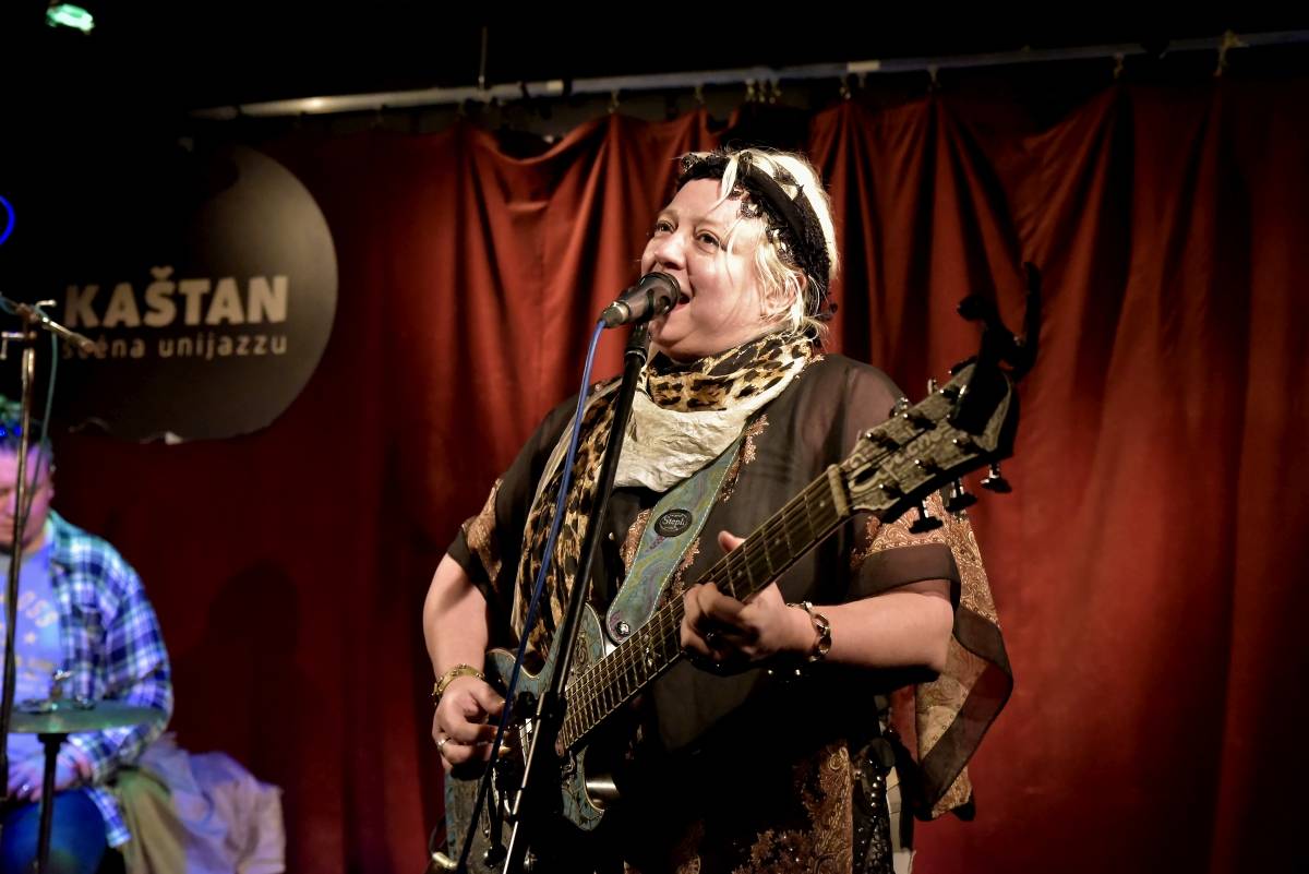 První dáma britského blues Bex Marshall řádila v Kaštanu v Praze