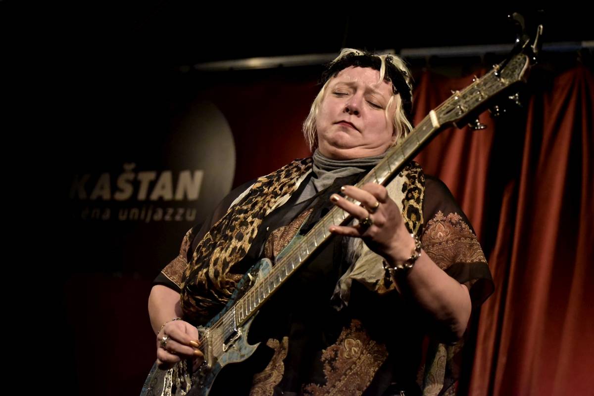 První dáma britského blues Bex Marshall řádila v Kaštanu v Praze