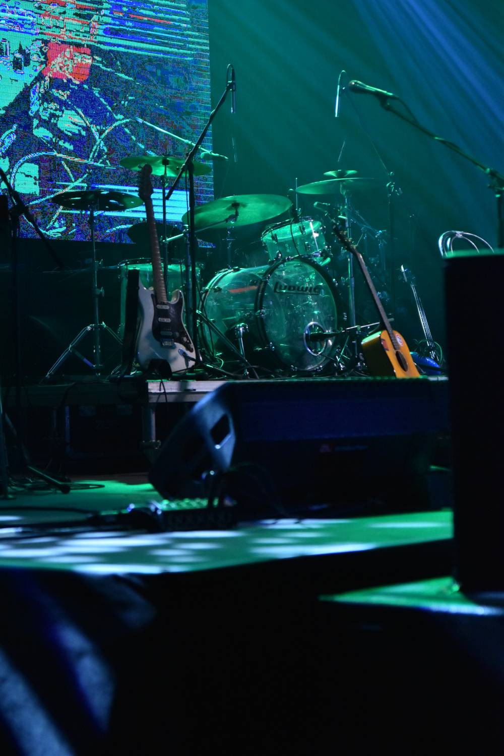 Žebřík 2021 - show, která trvala až do rána. Na pódiu řádili Xavier Baumaxa, Mig 21, Pražský výběr a Donnie Darko