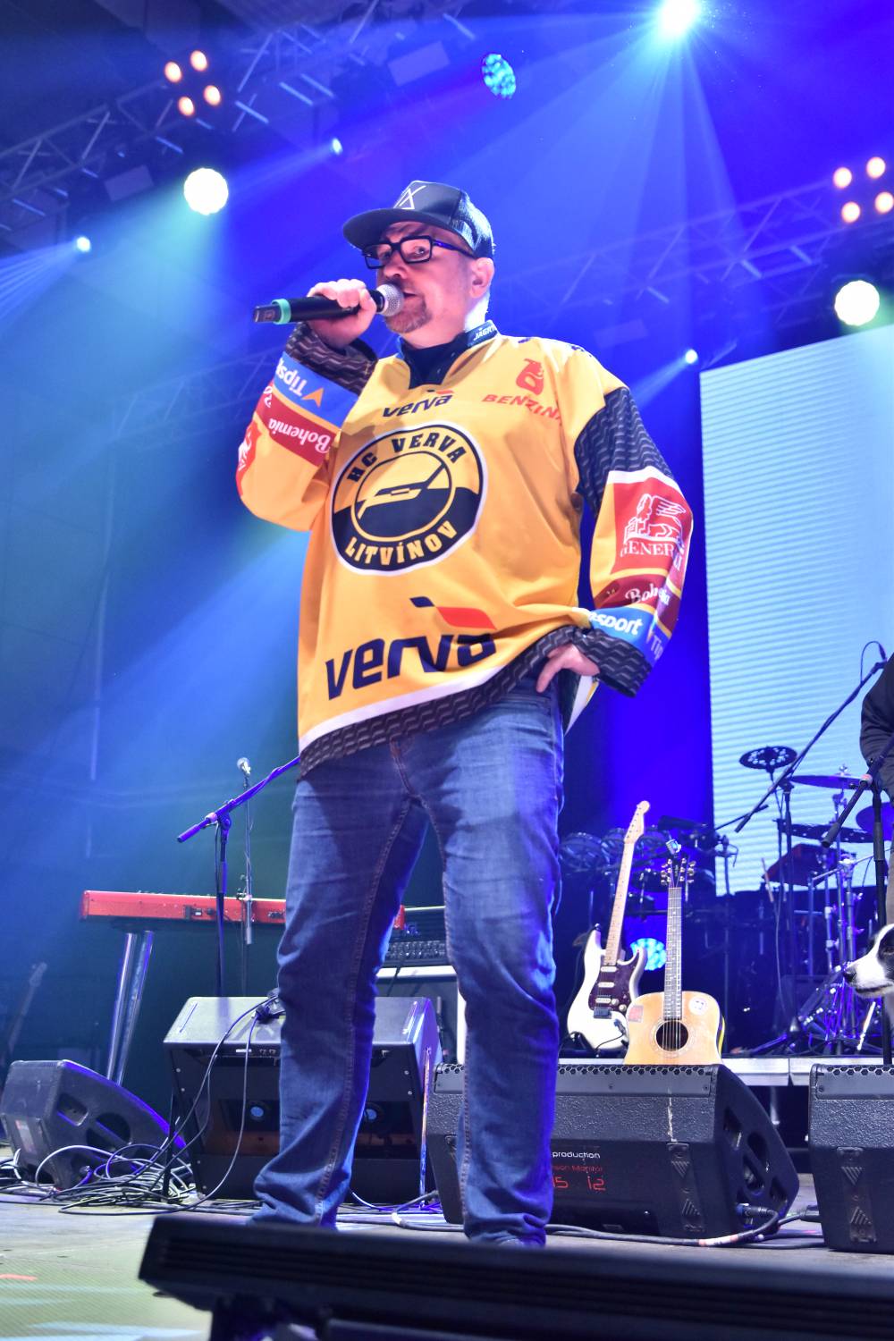 Žebřík 2021 - show, která trvala až do rána. Na pódiu řádili Xavier Baumaxa, Mig 21, Pražský výběr a Donnie Darko