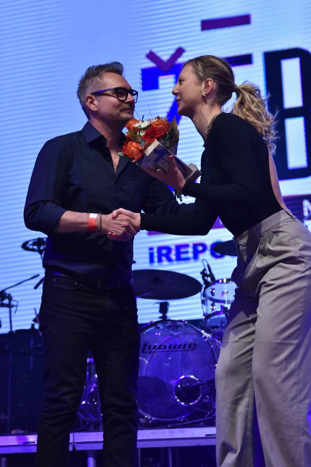 Žebřík 2021 - show, která trvala až do rána. Na pódiu řádili Xavier Baumaxa, Mig 21, Pražský výběr a Donnie Darko