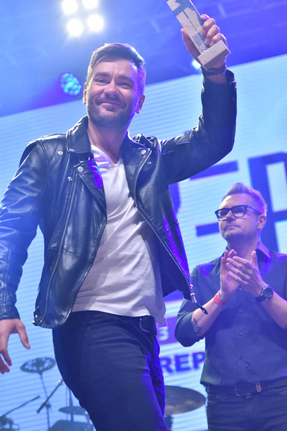 Žebřík 2021 - show, která trvala až do rána. Na pódiu řádili Xavier Baumaxa, Mig 21, Pražský výběr a Donnie Darko